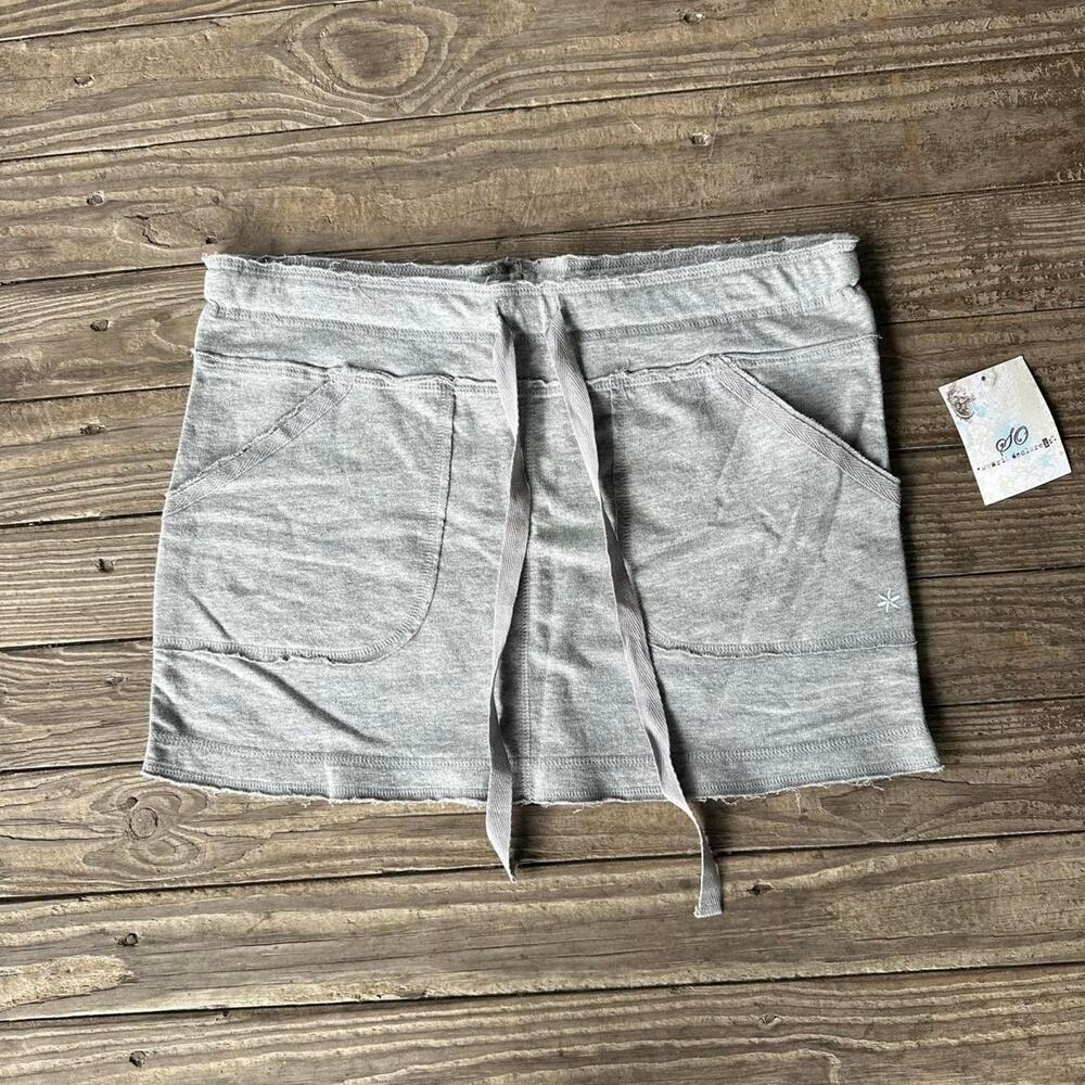Deadstock y2k grey mini skirt size medium